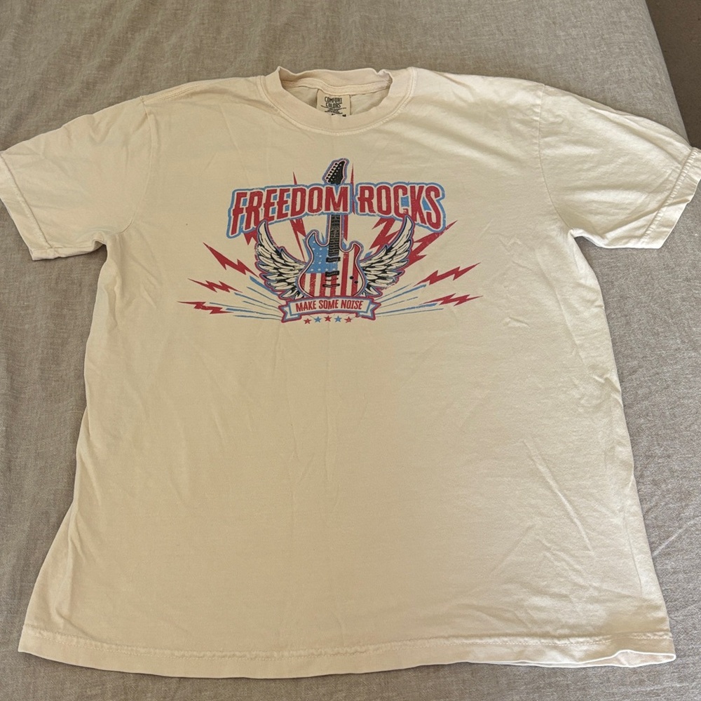 Comfort Colors Cream Freedom Rocks Tee